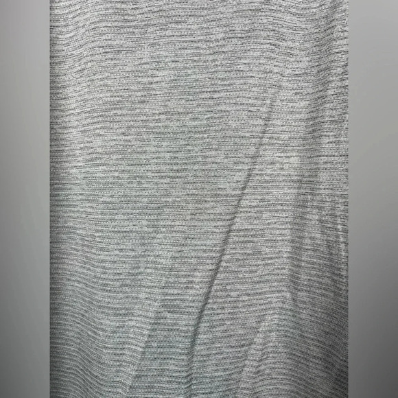 Maurices Athletic‎ Grey Tank Top by Maurices Size Medium - Picture 3 of 6